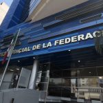 ¿Por qué algunos negocios aceptan pago con transferencia pero no con tarjeta?