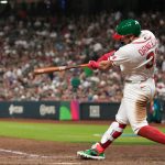 Conferencia sobre amor propio y dignidad de la mujer destaca retos culturales