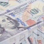 Wall Street abre en verde tras caída del petróleo ante optimismo por un final de la guerra
