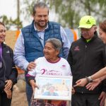 Por instrucción del alcalde Javier Díaz González, el Gobierno de Saltillo mantiene una intensa jornada de trabajo en distintos sectores, a fin de mejorar la calidad de vida de la población. Brigadas de “Aquí Andamos” realizaron trabajos de deshierbe, poda y r – facebook.com